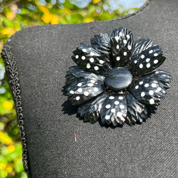 Vintage Black & White Polka Dot Flower Brooch - Picture 5 of 6